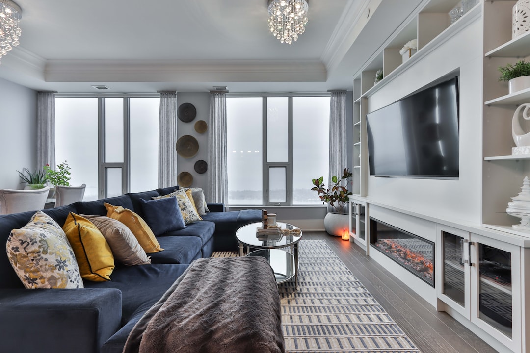 Team arbeitet an Wohnungsverwaltung